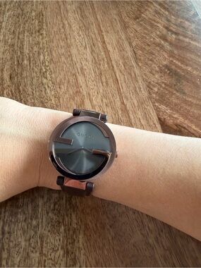 Gucci Brown interlock watch swiss made